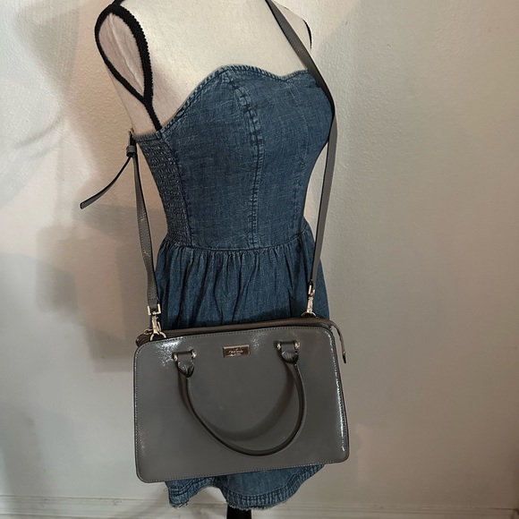 Kate Spade purse with Crossbody strap - Picture 1 of 16